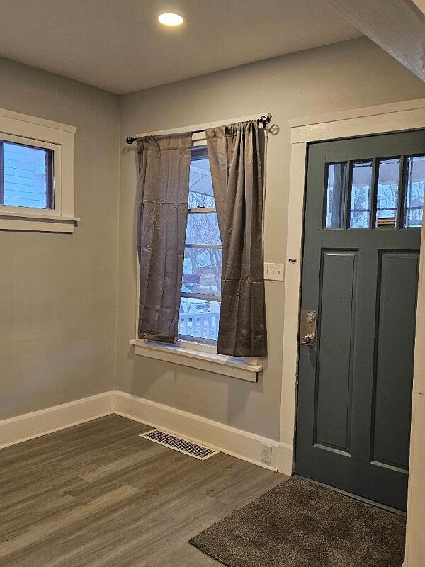 1330 Hayes Avenue Racine, WI 53405 - Photo 5 of 28 2