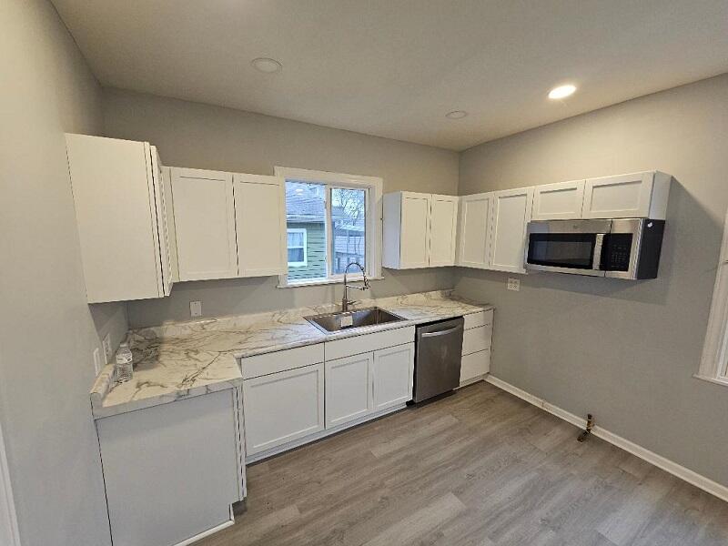 1330 Hayes Avenue Racine, WI 53405 - Photo 6 of 28 26