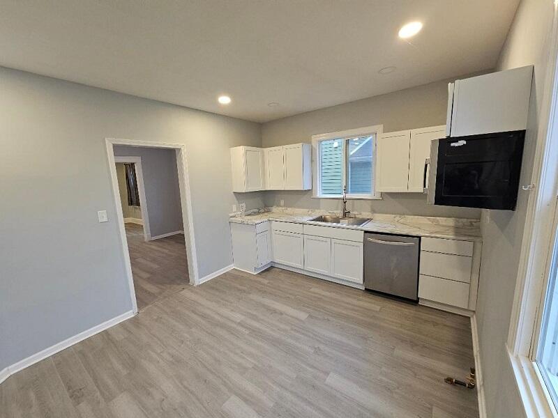 1330 Hayes Avenue Racine, WI 53405 - Photo 7 of 28 9