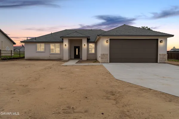 $489,000 | 18461 Branding Iron Court, Tehachapi, CA 93561