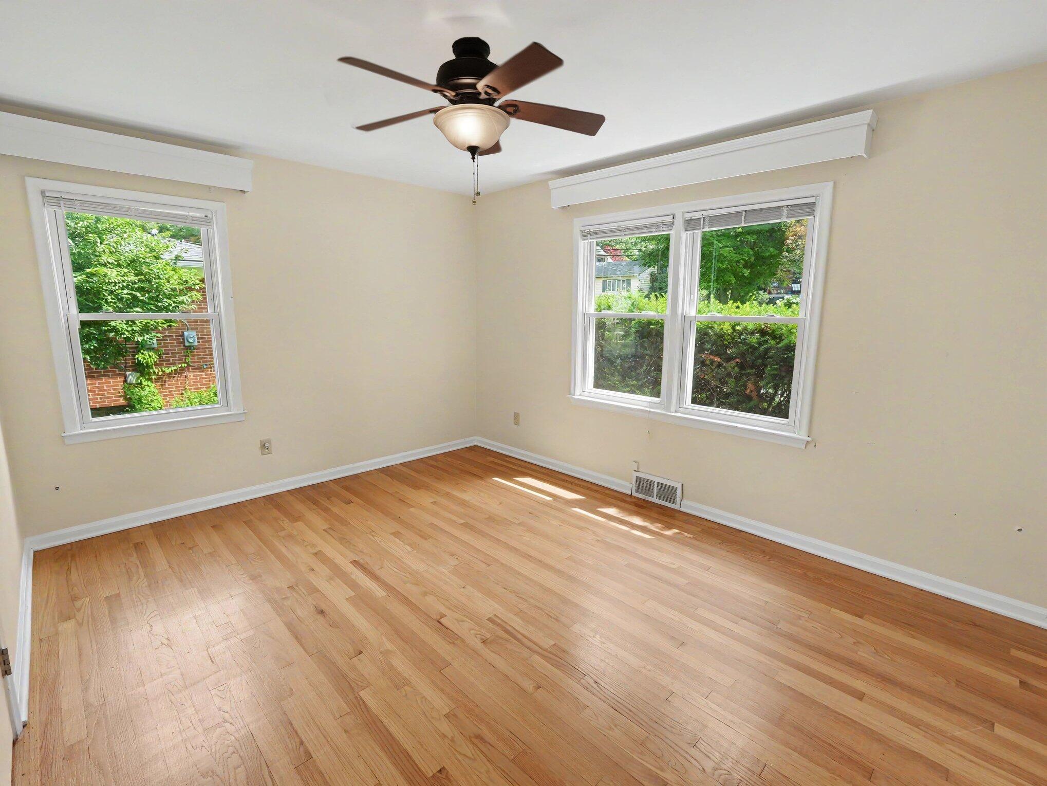2010 Ferdon Road Ann Arbor, MI 48104 - Photo 10 of 24 010_file_9661