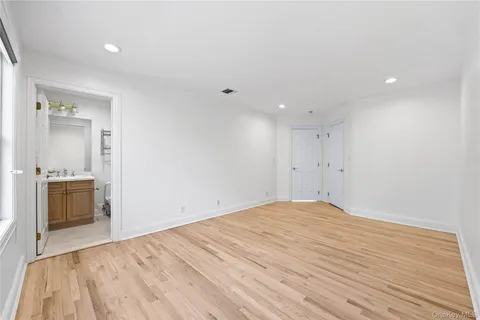 $2,198,000 | 11 Belvedere Court, Manhasset, NY 11030