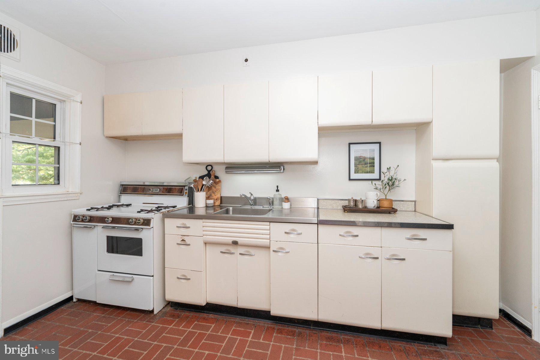 1222 Cedarcroft Road Baltimore, MD 21239 - Photo 9 of 26