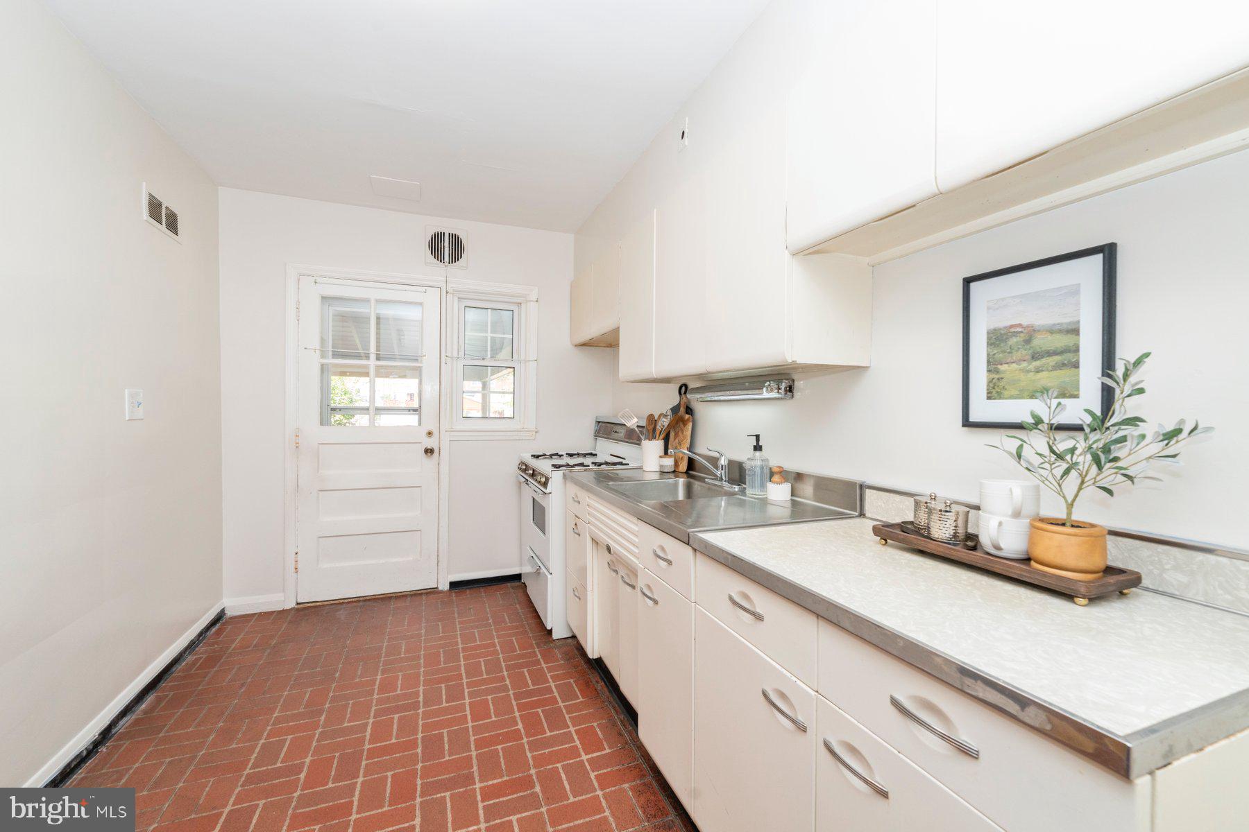 1222 Cedarcroft Road Baltimore, MD 21239 - Photo 10 of 26