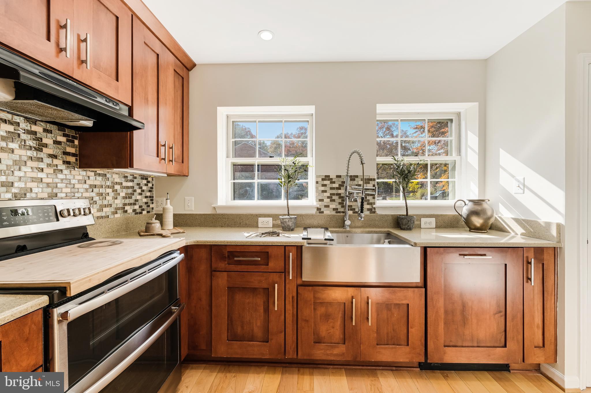 2165 Golf Course Drive Reston, VA 20191 - Photo 3 of 37