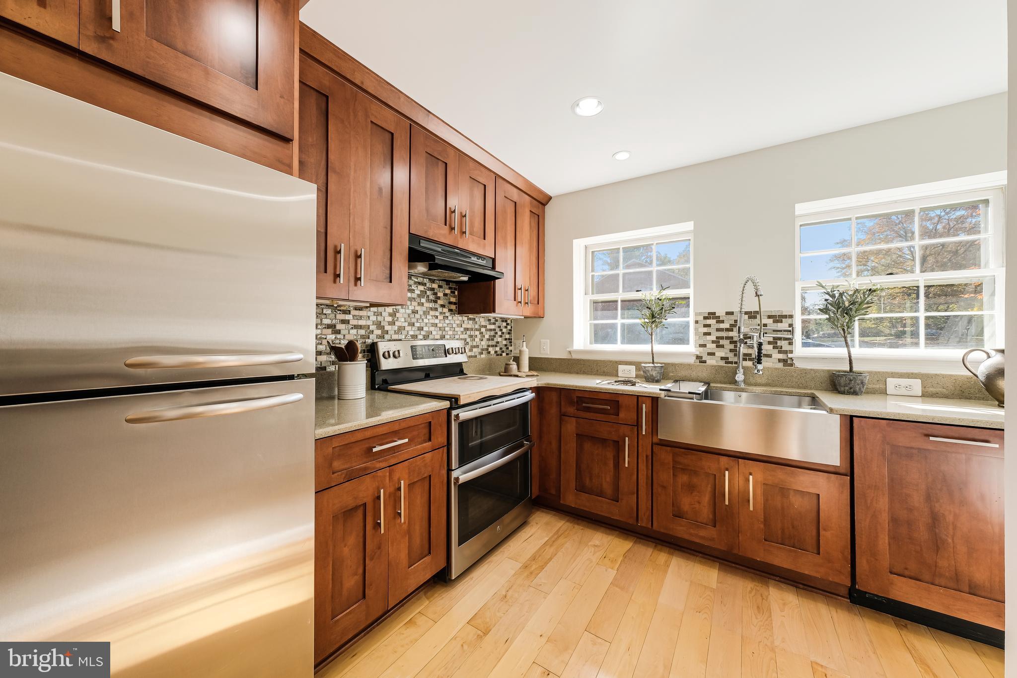 2165 Golf Course Drive Reston, VA 20191 - Photo 4 of 37