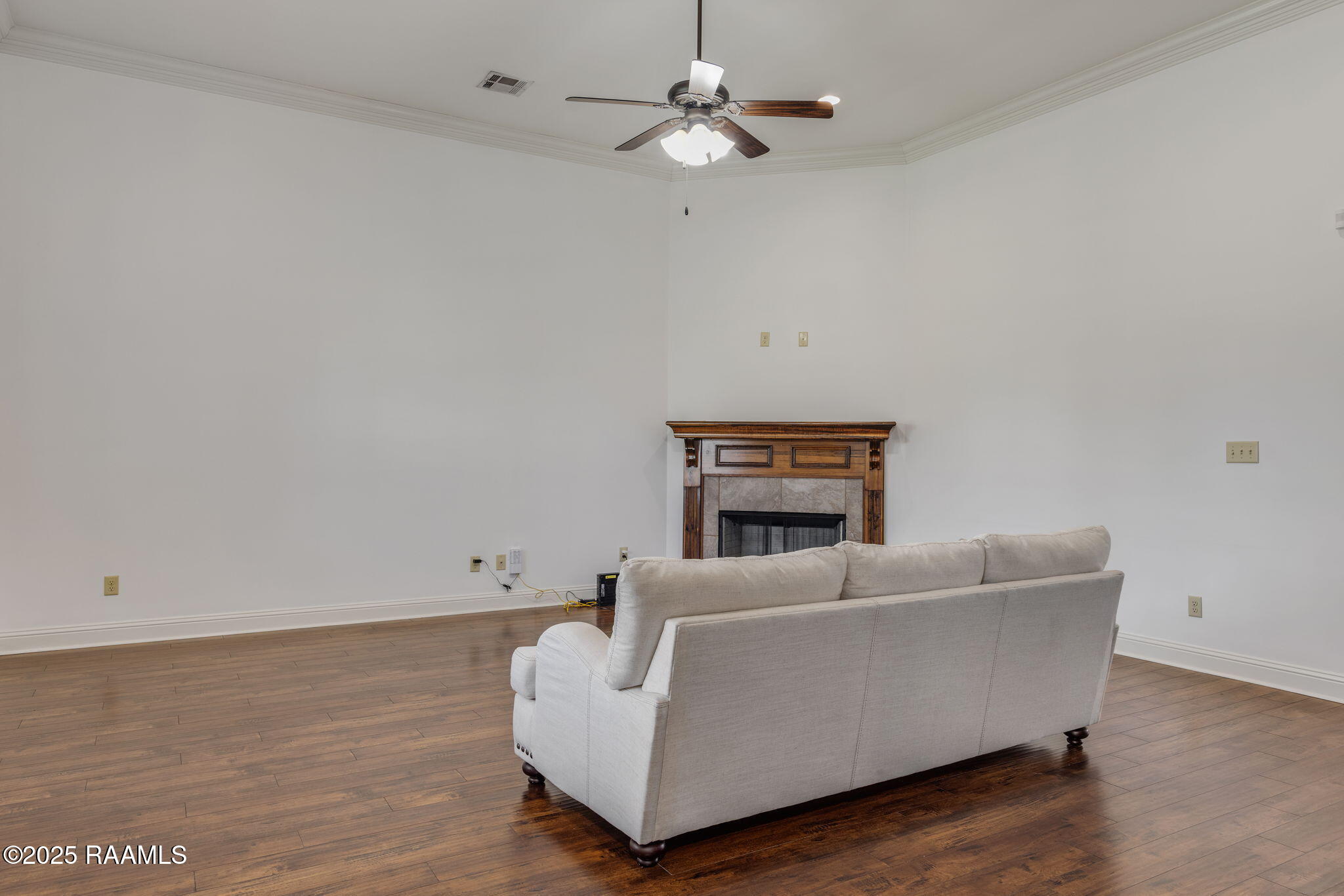 112 Woodhaven Road Youngsville, LA 70592 - Photo 6 of 30 5-web-or-mls-112 Woodhaven Rd-5