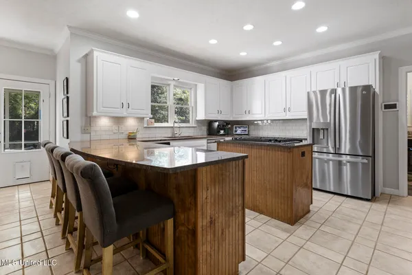 $379,900 | 5134 Canton Heights Drive, Jackson, MS 39211