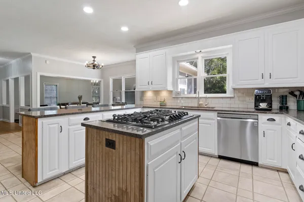 $379,900 | 5134 Canton Heights Drive, Jackson, MS 39211