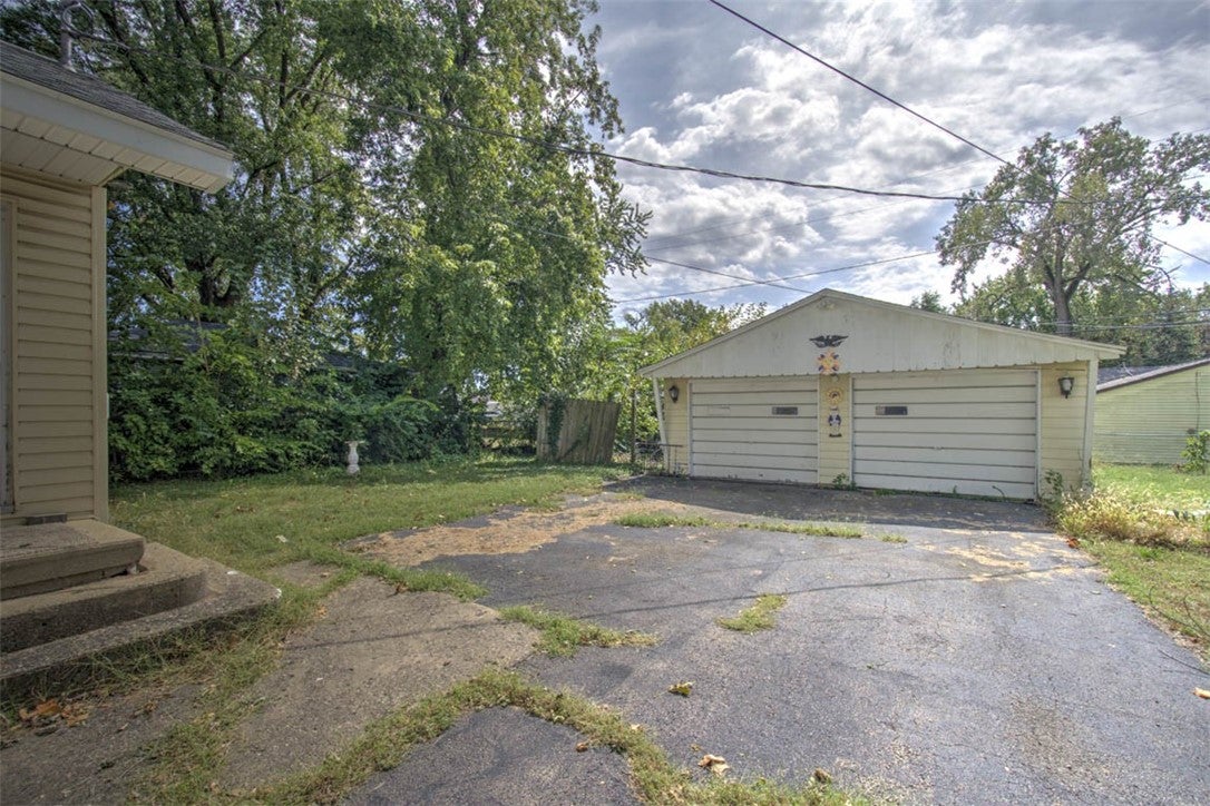 2925 East Harrison Avenue Decatur, IL 62526 - Photo 23 of 26 Gallery Image 23