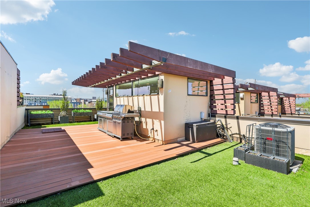 1852 Coltman Road Cleveland, OH 44106 - Photo 33 of 39 Rooftop oasis with turfed area.