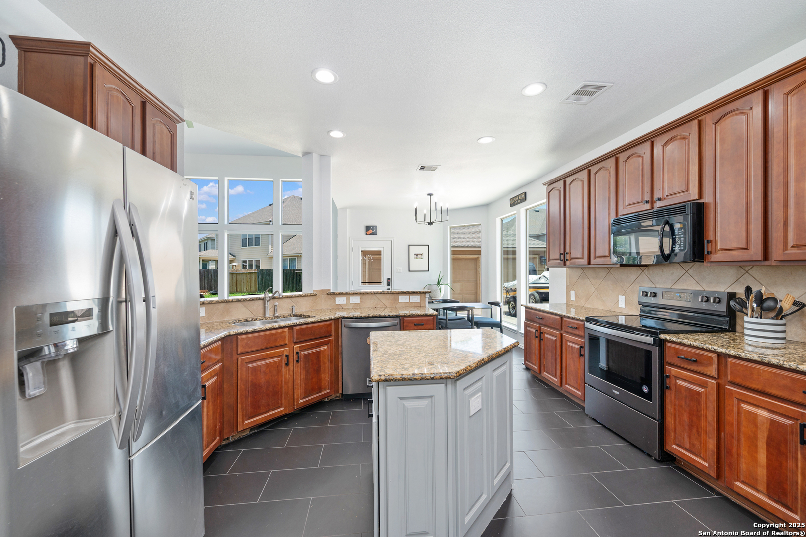 3027 Hidden Meadow Seguin, TX 78155 - Photo 18 of 36