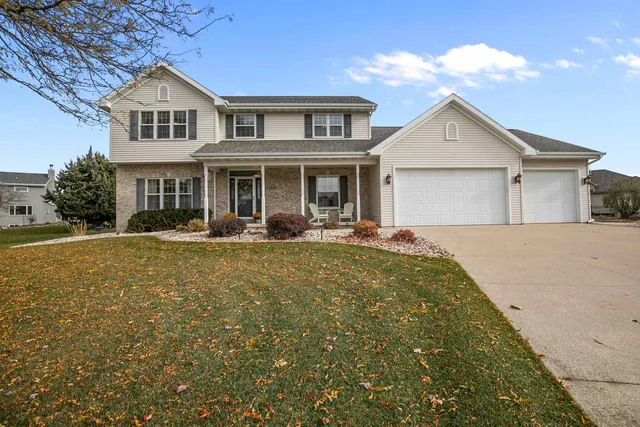 $525,000 | 4144 North Foxglove Lane, Appleton, WI 54913