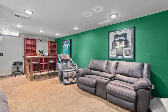 $525,000 | 4144 North Foxglove Lane, Appleton, WI 54913