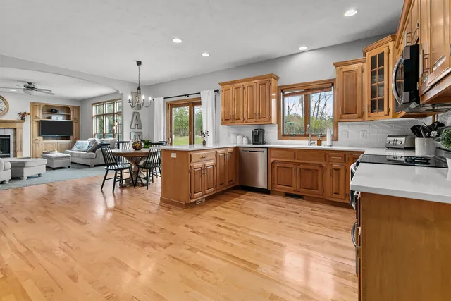 $525,000 | 4144 North Foxglove Lane, Appleton, WI 54913