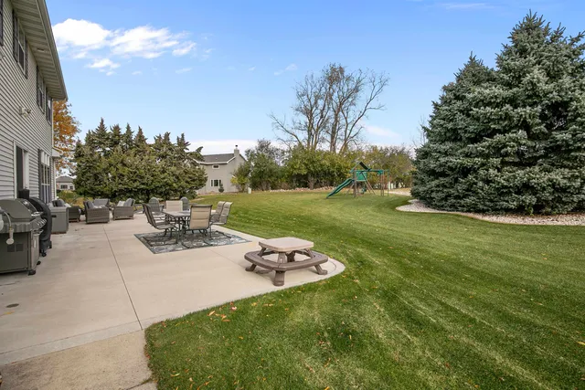 $525,000 | 4144 North Foxglove Lane, Appleton, WI 54913