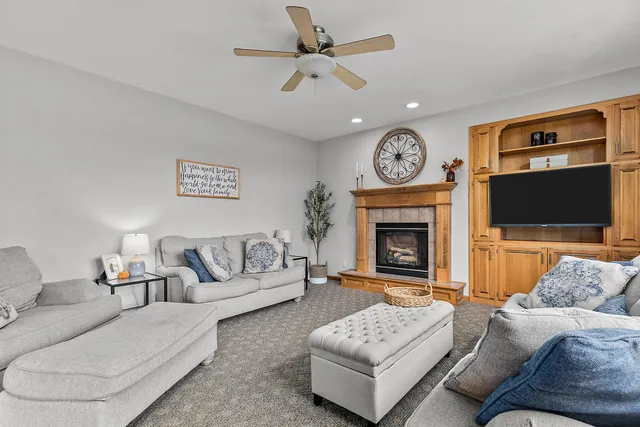 $525,000 | 4144 North Foxglove Lane, Appleton, WI 54913