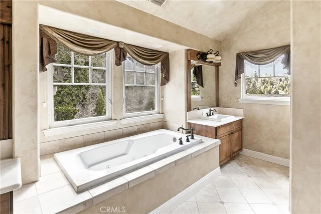 $785,000 | 445 Clearwater Lane, Lake Arrowhead, CA 92352