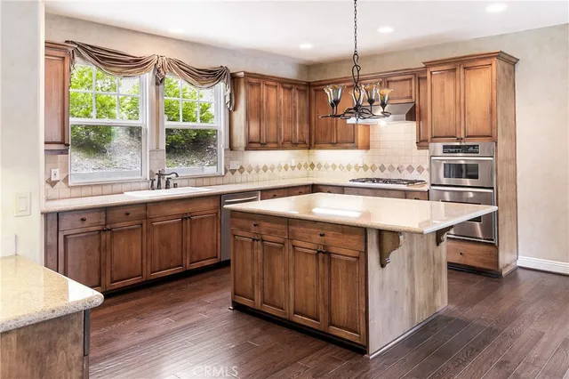 $785,000 | 445 Clearwater Lane, Lake Arrowhead, CA 92352