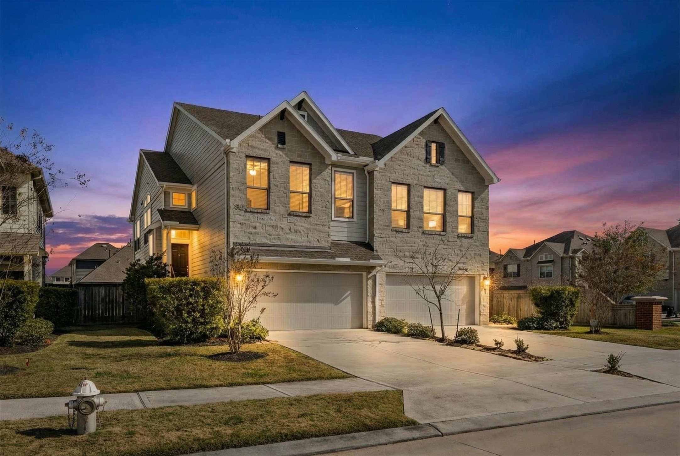2522 Terrace Point Drive Missouri City, TX 77459 - Photo 2 of 25 a front view of a house