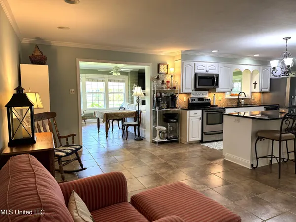 $329,000 | 4 Sun Court, Natchez, MS 39120