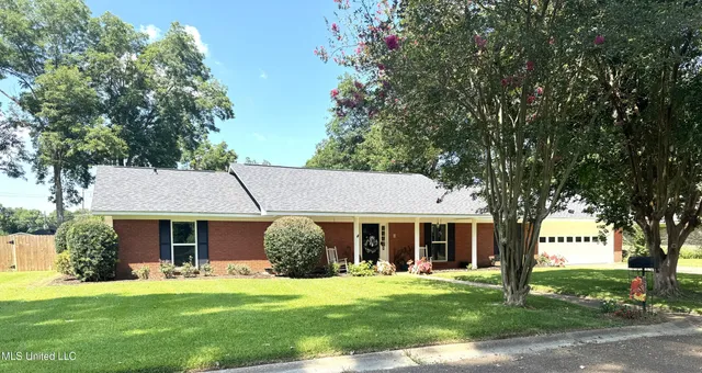 $345,000 | 4 Sun Court, Natchez, MS 39120