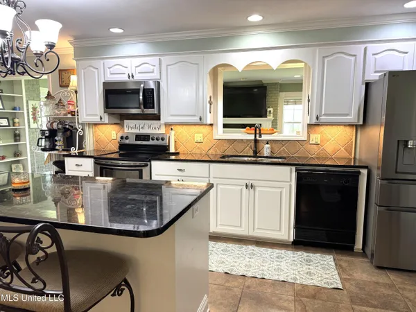 $329,000 | 4 Sun Court, Natchez, MS 39120