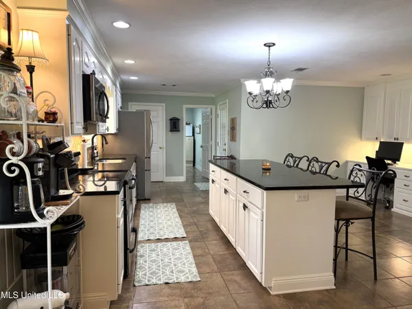 $329,000 | 4 Sun Court, Natchez, MS 39120