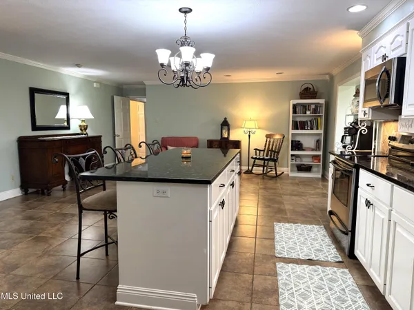 $329,000 | 4 Sun Court, Natchez, MS 39120