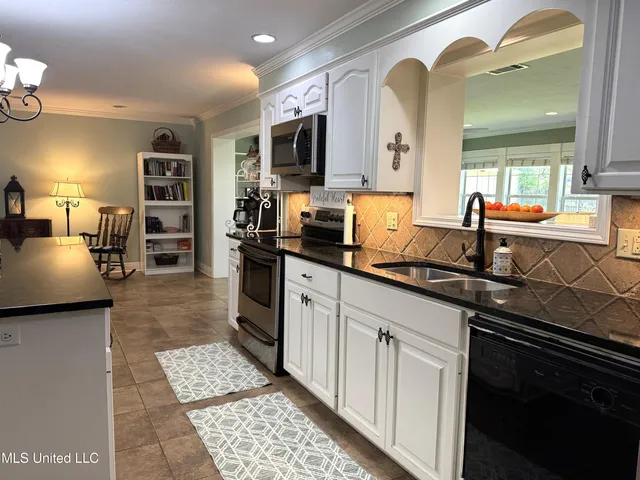 $345,000 | 4 Sun Court, Natchez, MS 39120