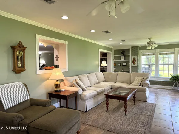 $329,000 | 4 Sun Court, Natchez, MS 39120