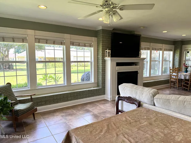 $345,000 | 4 Sun Court, Natchez, MS 39120