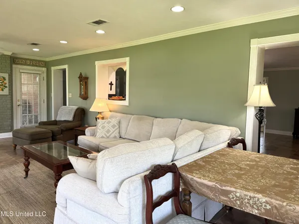 $329,000 | 4 Sun Court, Natchez, MS 39120