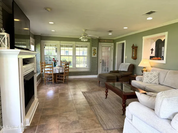 $329,000 | 4 Sun Court, Natchez, MS 39120
