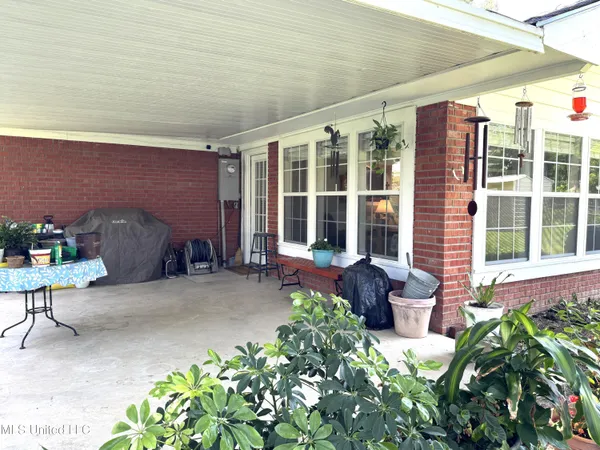 $329,000 | 4 Sun Court, Natchez, MS 39120