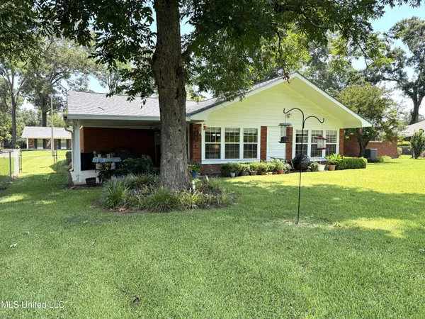 $329,000 | 4 Sun Court, Natchez, MS 39120