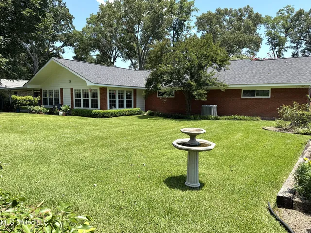 $345,000 | 4 Sun Court, Natchez, MS 39120