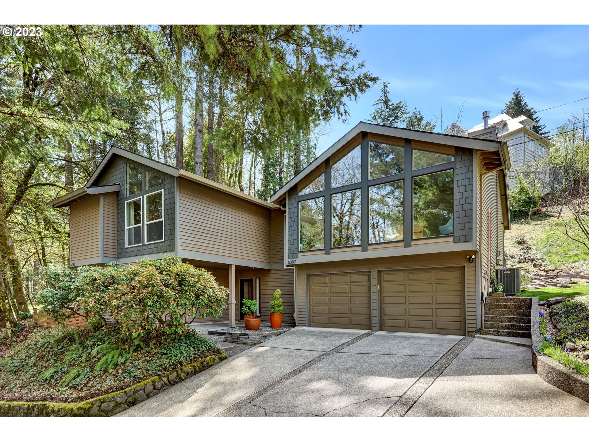 6307 Southwest Terwilliger Boulevard Portland, OR 97239 - Photo 1 of 40 Gallery Image 1