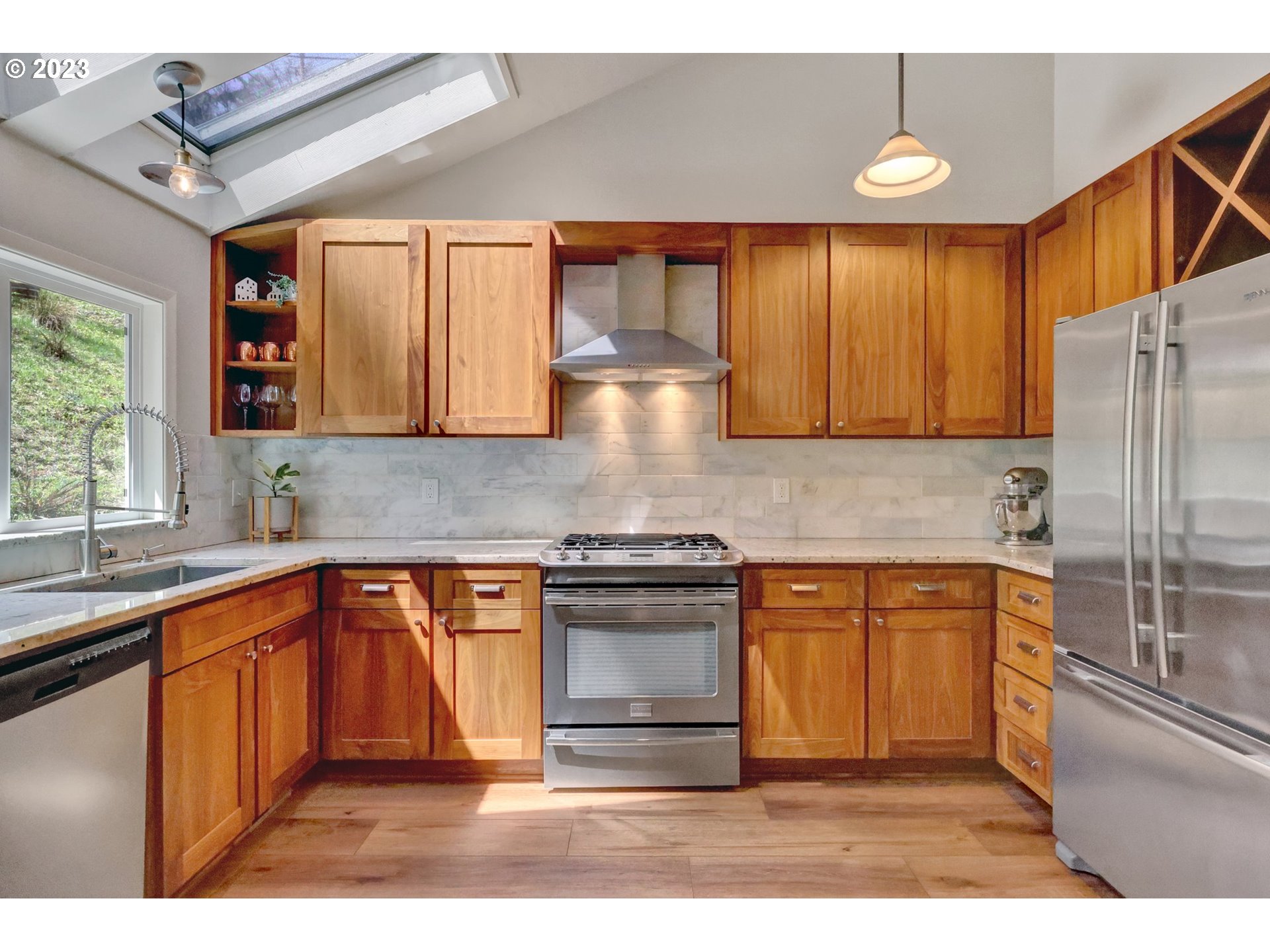 6307 Southwest Terwilliger Boulevard Portland, OR 97239 - Photo 11 of 40 Gallery Image 11