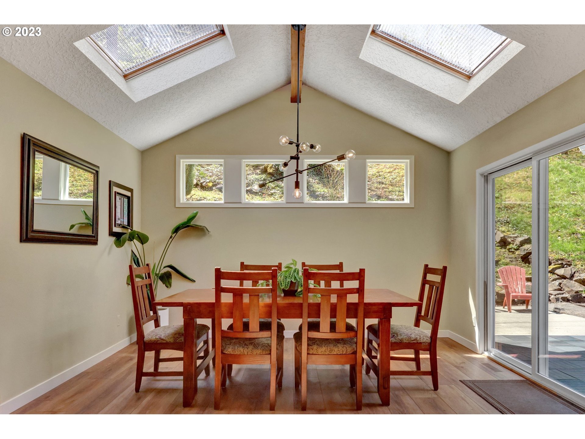 6307 Southwest Terwilliger Boulevard Portland, OR 97239 - Photo 14 of 40 Gallery Image 14
