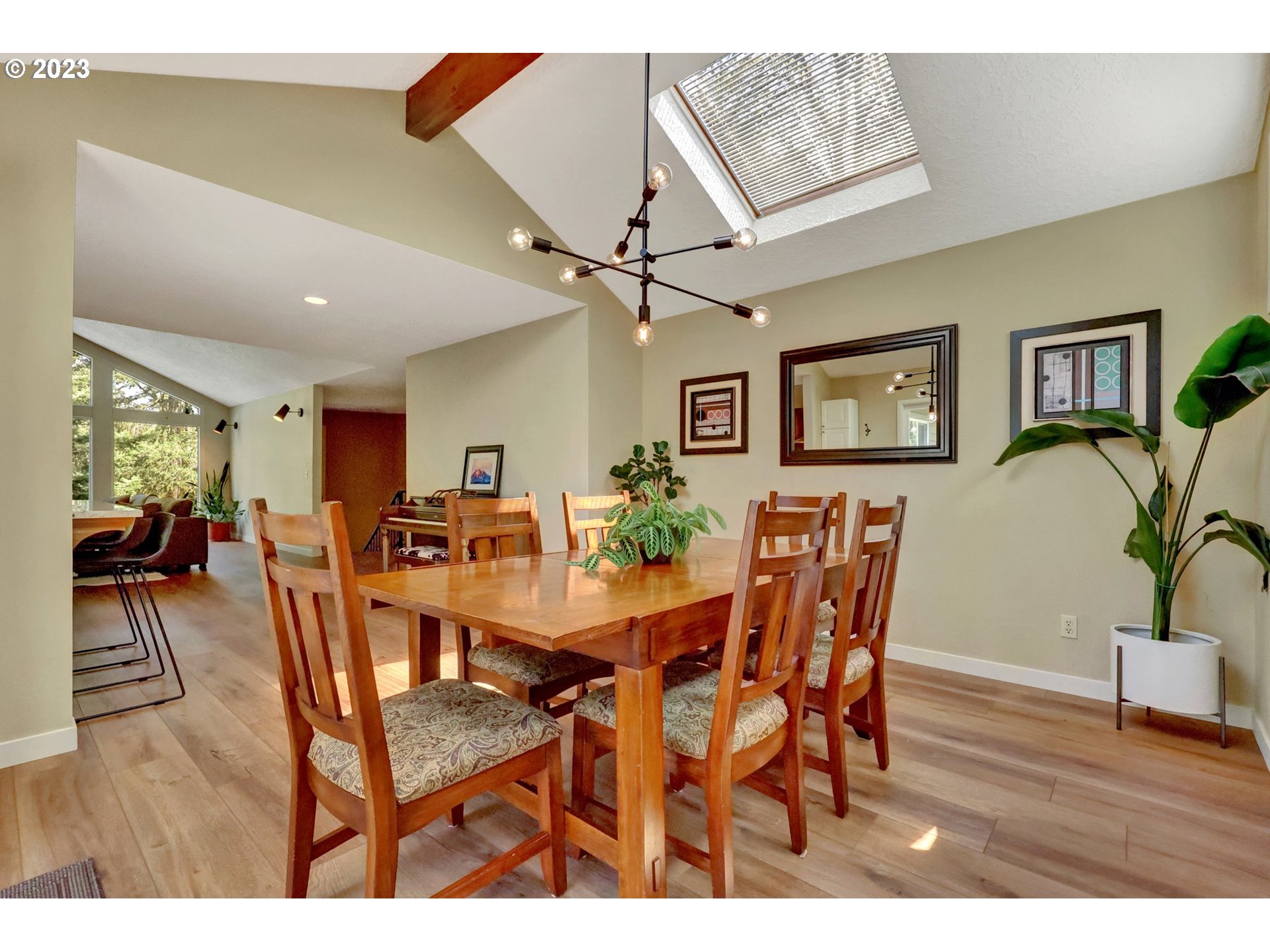 6307 Southwest Terwilliger Boulevard Portland, OR 97239 - Photo 15 of 40 Gallery Image 15