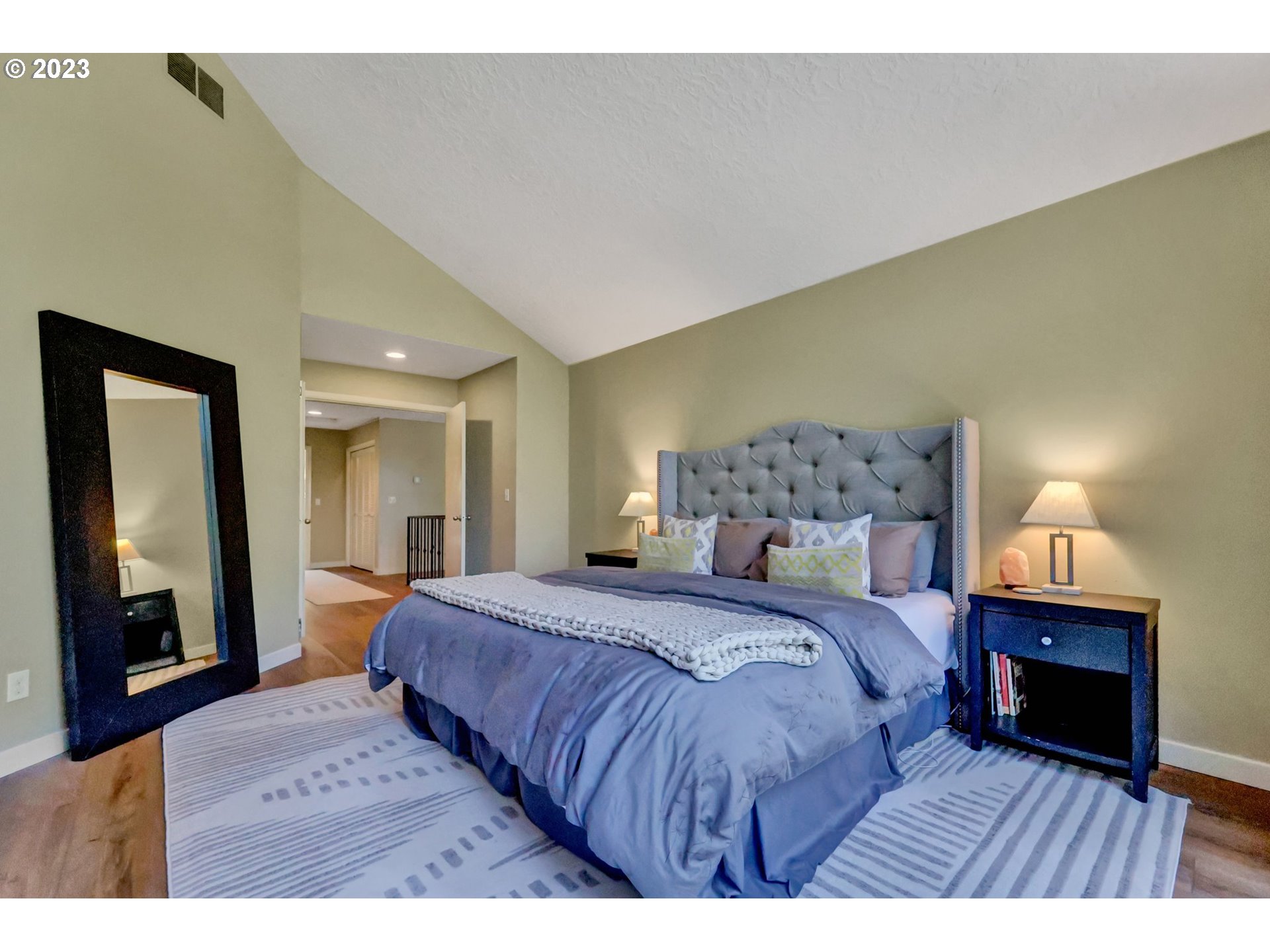 6307 Southwest Terwilliger Boulevard Portland, OR 97239 - Photo 18 of 40 Gallery Image 18