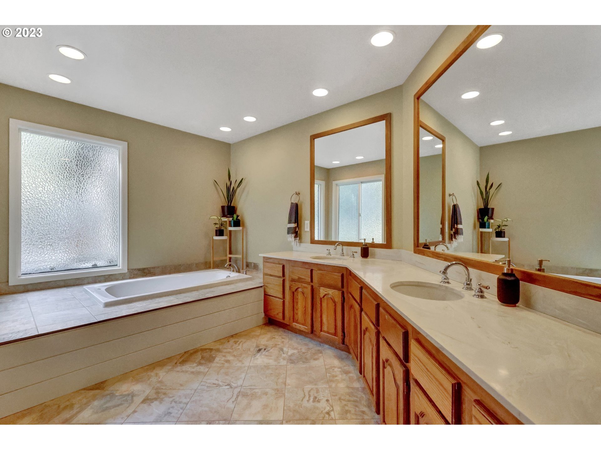 6307 Southwest Terwilliger Boulevard Portland, OR 97239 - Photo 19 of 40 Gallery Image 19