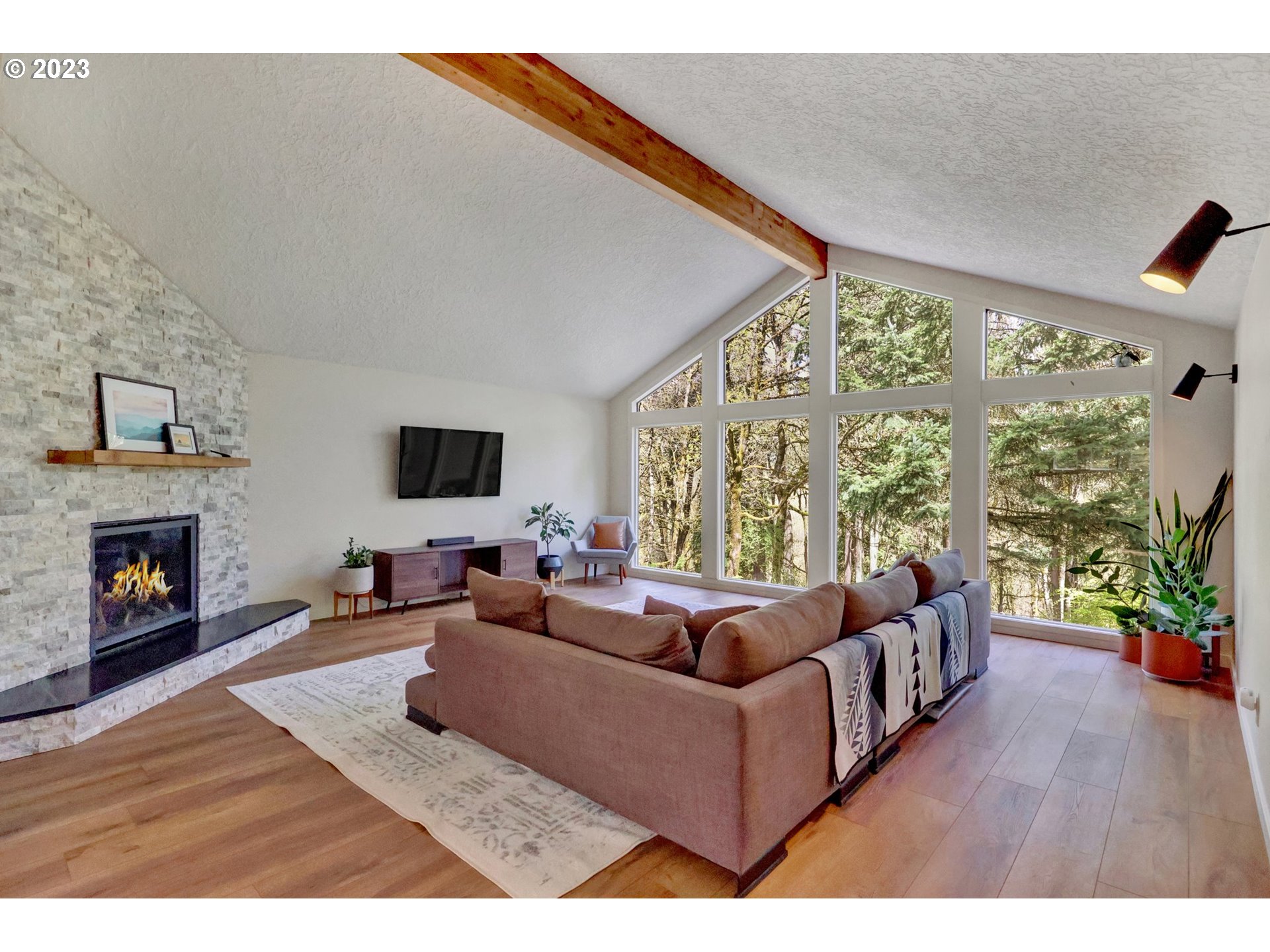 6307 Southwest Terwilliger Boulevard Portland, OR 97239 - Photo 5 of 40 Gallery Image 5