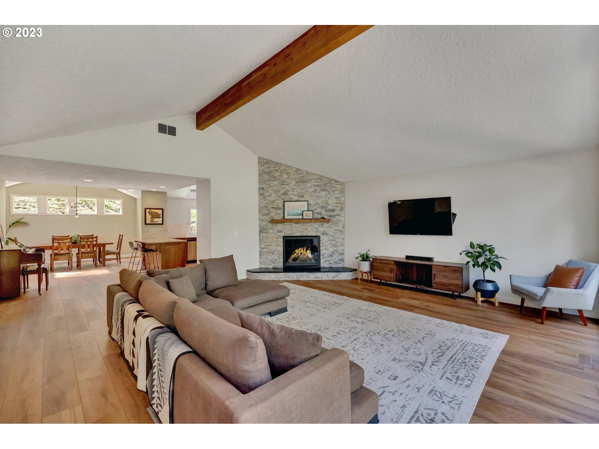 6307 Southwest Terwilliger Boulevard Portland, OR 97239 - Photo 6 of 40 Gallery Image 6