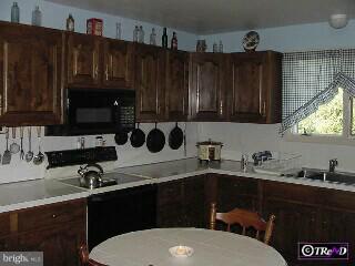 5051 Ridgewood Road Sinking Spring, PA 19608 - Photo 4 of 6