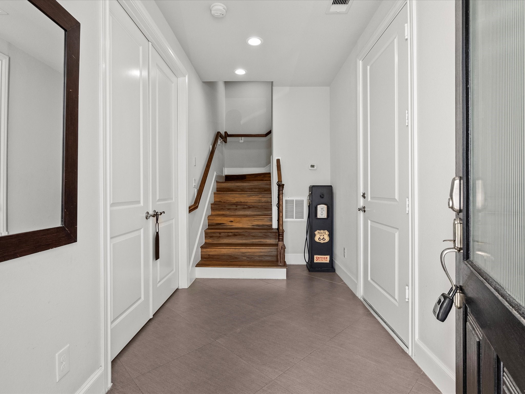 5616 Cohn Terrace Houston, TX 77007 - Photo 2 of 33