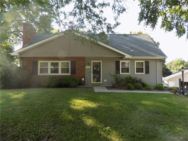 $349,900 | 2320 North 33rd Street Ter Street, St. Joseph, MO 64506