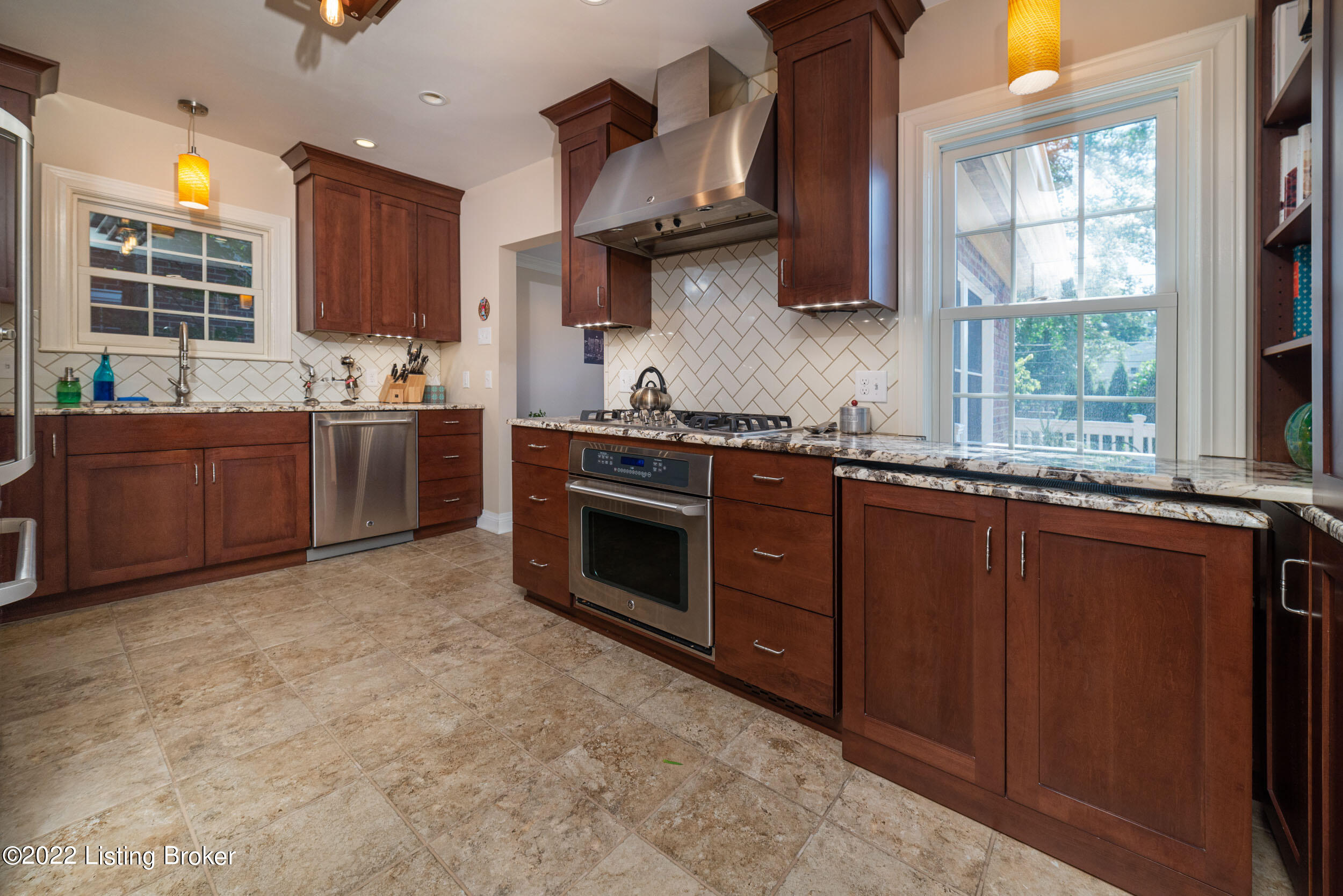 2408 Manchester Road Louisville, KY 40205 - Photo 16 of 57 Kitchen