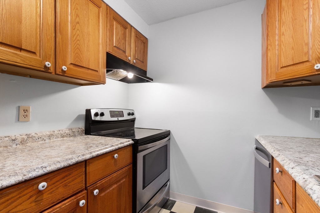 180 Main Street, Unit D80 Bridgewater, MA 02324 - Photo 12 of 26